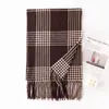 Bufanda Gruesa de Invierno 2025 Estilo Nuevo Cuadros Versátil para Mujer Borlas Moda Bufanda Cálida para el Cuello Cómoda Bufanda de Cachemir Sintético