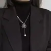 Cadena para Clavícula de Lujo Ligero y Diseño de Nicho, Cadena para Suéter Versátil, Estilo Largo, Elegante Collar para Mujer, Nuevo Modelo 2025