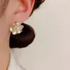 Pendientes de Camelia de Perla y Circonita de Lujo Accesible de Gama Alta 2025 Nuevos Pendientes de Perla Elegantes de Moda para Celebridades de Internet Pendientes para Mujeres