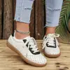 Elegantes zapatillas de entrenamiento alemanas de lunares con plataforma gruesa para aumentar la altura para mujer, nuevo modelo de verano 2026, adecuadas para combinar con faldas, zapatillas retro para mujer