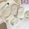 Calcetines Verdes Nuevos para Mujer con Encaje Fresco, Estilo Dulce Ins, Estilo Universitario Versátil, Calcetines Gruesos de Lana Cálidos para Otoño e Invierno