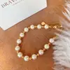Pulseira Geométrica Irregular de Pérolas de Água Doce Vintage com Design Moderno e um Toque de Sofisticação