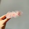 Pinza para el pelo de flor de rosa colorida retro de verano 2025 Pinza de resorte de capullo de flor de temperamento Accesorios para el cabello de temperamento elegante para mujeres