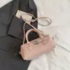Bolsa macia tipo sacola com padrão de lichia texturizado para mulheres, nova moda 2026, bolsa tote Boston, bolsa de ombro e bolsa transversal