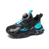 Tênis com fivela giratória, novo modelo de primavera, sapatos atléticos respiráveis, tênis esportivos leves de malha, sapatos casuais para meninos mais velhos