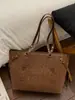 Bolso Frosted Retro de Moda para Mujer 2025 Nuevo Estilo Bolso de Hombro de Gran Capacidad para Viajes Diarios Bolso de Mano para Estudiante Universitario