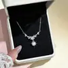 Collar de titanio con perlas y circonitas estilo ins coreano, cadena para la clavícula de nicho de lujo ligero de alta gama, elegante accesorio de cadena para el cuello para mujer