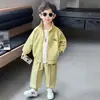 Conjunto de Otoño para Niños 2026 Nuevo Conjunto de Dos Piezas con Cárdigan de Cuello Alto para Niños Sudadera con Capucha para Bebé Ropa Deportiva