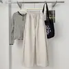 Calça feminina de perna larga, estilo influencer, com design plissado no bolso traseiro, perna curva, nova para o outono, solta, estilo preguiçoso, longa