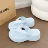 Chanclas de Nuevo Estilo 2026 para Mujer, de Moda y Versátiles para Uso al Aire Libre en Verano, Sandalias de Dedo para Playa y Costa para Mujer, Elegantes