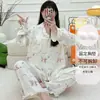 Novos Pijamas para Mulheres na Primavera e Outono, Algodão Nuvem com Bojos Embutidos, Cardigans, Calças de Manga Longa, Roupas de Casa, Conjunto de Duas Peças Que Pode Ser Usado Fora