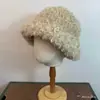 Sombrero de Pescador de Peluche Oso para Otoño e Invierno, Engrosado para Protección contra el Frío y Calidez, Ala Ancha, Efecto Adelgazante para el Rostro, Sombrero de Cubo Estilo Japonés para Mujer