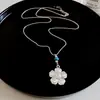 Cartas das Montanhas! Colar de Flor de Prata Estilo Étnico, Corrente para Clavícula Elegante e na Moda, Acessório de Design Único