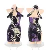 Conjunto de Lingerie Cheongsam de Veludo Roxo com Estampa Floral, Decote Revelador, Busto Pequeno, Traje Sexy e Sedutor sem Costas