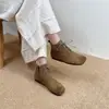 2024 Botas Curtas Femininas Outono e Inverno Novo Estilo Mori Retrô Artístico Casual Botas de Cano Curto Originais Feitas à Mão Solado Macio Cadarço Botas Femininas