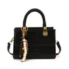 Bolsos de Mujer de Nicho Transfronterizos Modernos y Elegantes 2026 Nueva Moda Bolso Cruzado Versátil Bolso de Mano de Moda Bolso Cuadrado Pequeño Moderno