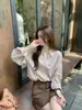Toma real: Camisa a rayas de estilo retro coreano, sencilla, con cuello y ribete de encaje para mujer, corte holgado, top versátil de manga larga, 25158