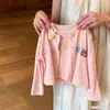 2026 Nuevo Estilo Ropa para Niñas Cárdigan Bordado de Dibujos Animados Conjunto de Dos Piezas Primavera y Otoño Estilo Coreano Conjunto de Chaleco Interior y Chaqueta para Niños