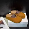 Sapatos Birkenstock de sola grossa com plataforma oculta para aumentar a altura feminina outono 2026 novos sapatos respiráveis casuais sapatos sem cadarço bico fechado meias pantufas femininas