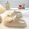 Tamancos de EVA estilo Birkenstock de verão, com sola grossa, confortáveis e duráveis, chinelos casuais fechados para mulheres, adequados para uso ao ar livre, com designs DIY de maçã e estrela