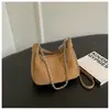 Bolso bandolera casual de diseño de nicho de gran capacidad transfronterizo nuevo 2026 para mujer, bolso de hombro tipo tote con cadena para ir al trabajo