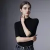 Camiseta Interior de una Pieza sin Costuras para Mujer con Cuello Semi Alto y Mangas de Longitud Media, Nuevo Estilo de Punto Primavera/Otoño, Top Versátil de Temperamento