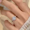 Design transfronteiriço, anel de imitação de moissanita, uma peça de nicho e luxuosa para mulheres, um quilate, cravação clássica de seis garras, anel ajustável