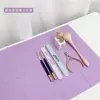Tapete Desechable para Mesa de Uñas Arte de Uñas Uso en Salón de Uñas Japonés Impermeable Resistente a Manchas Absorbente por Ambos Lados Almohadilla de Limpieza Almohadilla de Apoyo para la Mano Mantel