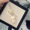 Presente Pequeno Criativo Estilo Livro Vermelho: Corrente de Celular de Pelúcia Casal Rilakkuma, Pingente de Bolsa em Formato de Coração para Menina Estudante