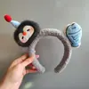 Pingüino Pequeño Que Ama Comer Pescado, Linda Cara de Dibujos Animados Popular Mascarilla Limpiadora Facial, Foto de Rendimiento Pasador Diadema Accesorios para el Cabello