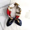 Pañuelo Cuadrado de Satén con Estampado de Cadena 50 Colores Moda de Alta Gama Versátil Profesional Azafata Servicio al Cliente Pañuelo Decorativo Pañuelo de Seda