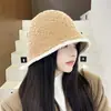Sombrero de pescador de color contrastante estilo coreano, Sombrero de pescador cálido y a prueba de frío de terciopelo de cordero para invierno, Moderno, Versátil y de alta gama, Venta al por mayor en stock