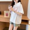 Camiseta Tendência Solta com Capuz e Bolso de Manga Curta para Mulheres, Novo Design de Verão, Top de Nicho Plus Size que Cobre o Corpo