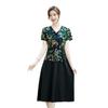 Vestido falso estampado de manga curta Guofeng, de duas peças, novo vestido floral de estilo chinês para mães de meia-idade e idosas, saia elegante coberta de carne