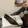 Zapatos de Tacón Alto Stiletto de Punta Aguda Versátiles de Moda Nueva Otoño 2026 para Mujer, Estilo Francés, Elegantes y de Gama Alta Zapatos de Salón de Boca Baja para Mujer