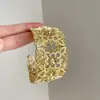 Pulsera de Oro Pesado Industrial Hueca Incrustada con Diamantes para Mujer Estilo Palacio Retro Pulsera Ancha de Brazalete Para Banquetes Metálico Punk Nuevo