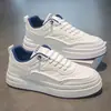 Sapatos Masculinos 2026 Outono Novo Slip-On Tênis Casuais Masculinos Versátil Sola Grossa Aumento de Altura Esportivo Sapatos Brancos