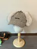 Design Único Chapéu de Pescador Xadrez de Pelúcia para Mulheres Outono e Inverno Boné de Beisebol Versátil e da Moda com Proteção para Orelhas