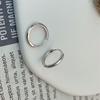 Pendiente de plata con borde cruzado s925, pendiente de plata lisa, hebilla de oreja de plata, pendientes sencillos de moda para mujer, combina con todo, sin selección.