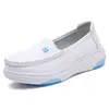 Zapatos de enfermera estilo otoño transpirables zapatos de cuero de doctor ligeros suela gruesa zapatos blancos zapatos de médico de farmacia zapatos de trabajo de escuela de medicina venta al por mayor