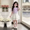 2026 Nueva Moda de Verano Elegante Camiseta de Manga Corta para Niñas Falda de Encaje Dulce Linda Conjunto de Dos Piezas Vestido
