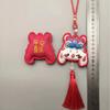 En stock venta al por mayor bolsita bordada bolsita Ping An Fu colgante borla regalo colgante para coche accesorios para ropa accesorios