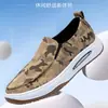 Tênis de Lona Masculino Primavera Verão Novo Versátil Confortável Tendência Moda Slip-on Tênis de Skate Calçados Casuais Calçados de Tecido Atacado Transfronteiriço