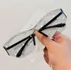 Óculos de Sol Sem Aro da Moda no Mesmo Estilo de Jennie Y2K High-End Sexy para Fotografia de Rua Versátil Anti-UV Tendência