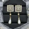 Aretes Doble C Estilo Chanel para Mujer, Aretes de Botón con Forma de Corazón Tachonados con Diamantes Rosas, Accesorios para Orejas Chanel con Forma de Corazón, Aretes de Aguja Plateada