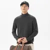 Suéter de punto de manga larga de color liso para hombre, nuevo estilo otoño e invierno de cuello alto versátil estilo old money holgado moderno jersey