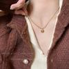 Retro luz estilo de luxo Maillard âmbar colar nicho requintado luz de luxo camisola cadeia comutador moda colar personalizado
