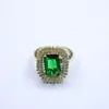 Set de Joyería Vintage Incrustado con Cristal Verde para Mujer: Cadena para Suéter, Aretes de Botón, Anillo Ajustable de Lujo Ligero
