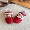 Tenis infantiles estilo coreano, nueva colección otoño 2026: zapatillas de entrenamiento alemanas para niñas, zapatillas casuales para correr de suela blanda y zapatos estilo Forrest Gump para niños