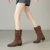 Botas Chunky de Camurça Versáteis Estilo Retro Maillard de Cano Médio Novidades Outono/Inverno 2026 Botas Arredondadas Botas Curtas Botas Western Martin